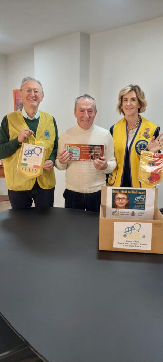 INVIO OCCHIALI IN MADACASCAR